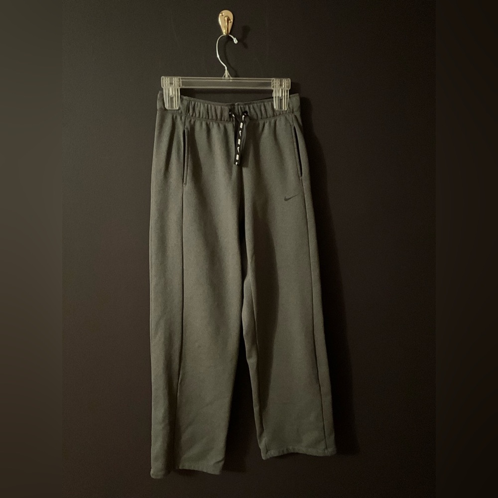 Nike gray woman’s sweatpants